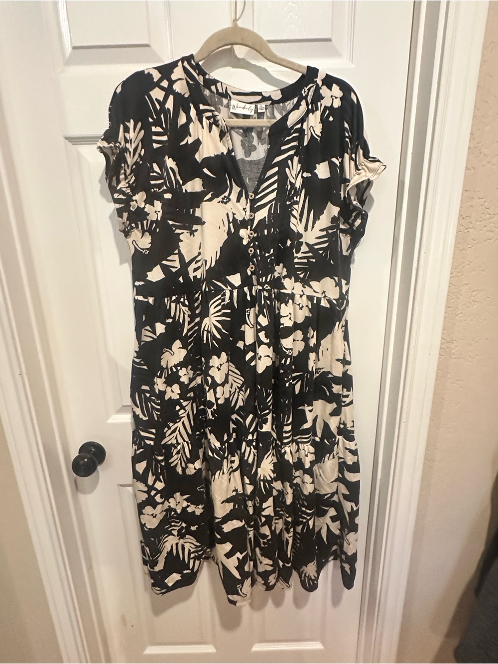 Wonderly Black & Cream Floral Tiered Maxi Dress